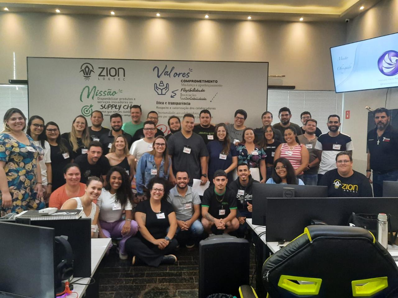 Treinamento corporativo de PNL e desenvolvimento de equipes